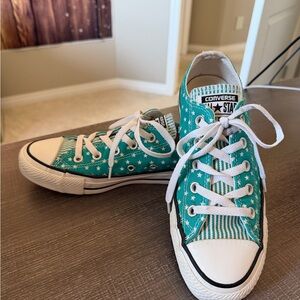 Converse Chuck Taylor All Star Low Top Teal Stars and Stripes
Sneakers 6 Womens